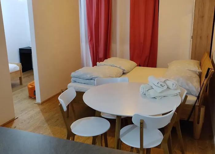 Beautiful With Parking, Brilliant Location דירה וינה