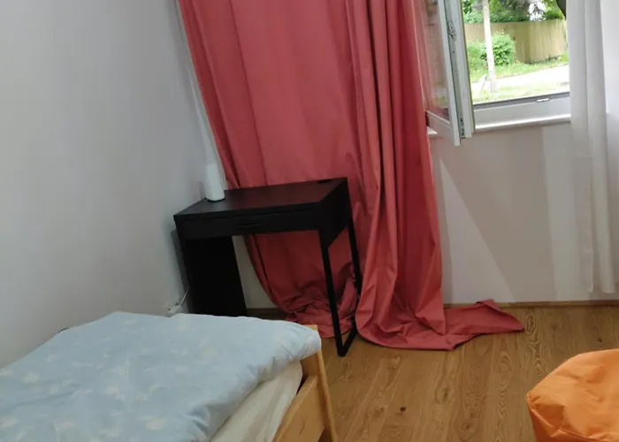 דירה Beautiful With Parking, Brilliant Location *